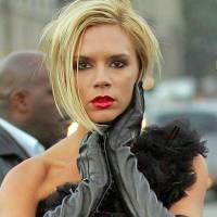 Victoria Beckham Tak Pandai Mencium