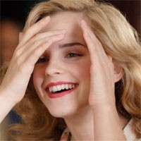 Hermione Dikontrak Chanel