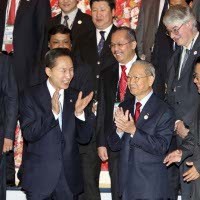 Ekonomi Dunia Terancam Lonjakan Harga Pangan dan Minyak