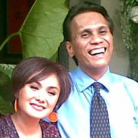 Yuni Shara-Hendry Rebutan Pergi dari Rumah