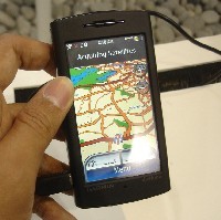 Pesaing iPhone Adu Jago di Singapura