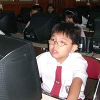 Nge-game Bisa Dongkrak Nilai Siswa?