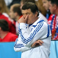 Rehhagel Tetap di Yunani Hingga 2010 