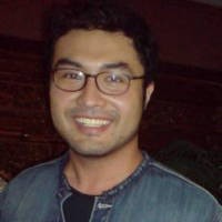 Surya Saputra Kaget Seranjang dengan Perempuan