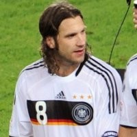 Cedera, Frings Susul Podolski