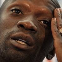 Makelele Gantung Kostum Timnas