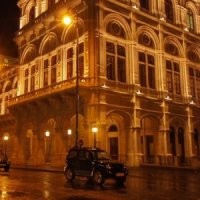 Sepakbola & Opera Tak Serasi di Wina