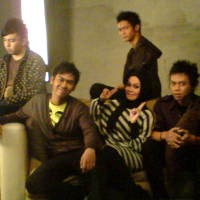 Caramel Band Dikontrak Rekaman karena Lagu Geby