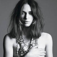 Keira Knightley: Aku Selalu Pamer Dada