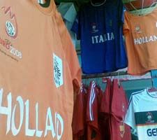 Berburu Kostum Piala Eropa