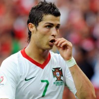 Ronaldo Akan Jalani Operasi