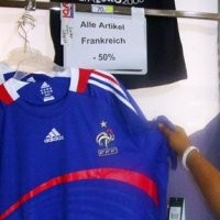 Obral Harga bagi Tim Pecundang