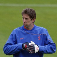 Awal dan Akhir Van der Sar di Tangan Hiddink?