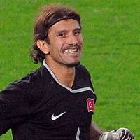 Rustu Memang Nomor Satu!