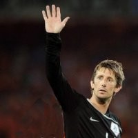 Van der Sar Catat Rekor Piala Eropa