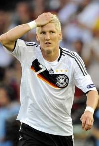 Diincar Milan, Schweini Pilih ke Inggris