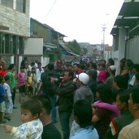 Adzan Berkumandang, Warga Saritem Bubarkan Diri