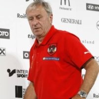 Hickersberger Mundur dari Tim Austria 