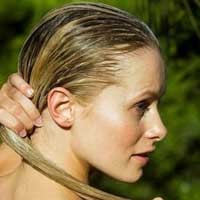 Bikin Masker untuk Rambut Kering Yuk!