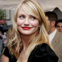 Cameron Diaz Cium Mantan Jennifer Aniston