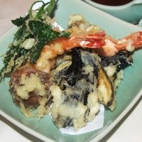 Menyajikan Tempura Lezat