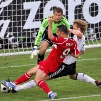 Imbang 1-1 di St Jakob Park