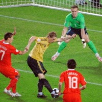 Xavi Bawa Spanyol Unggul 1-0