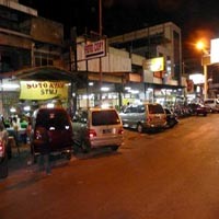 Jajanan Lengkap di Jalan Tidar