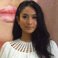 Maling Curi Laptop dan Perhiasan Happy Salma