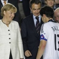 Kanselir Tetap Semangati Ballack