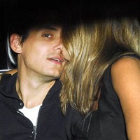 Jennifer Aniston Cumbu John Mayer di Taksi