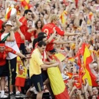 Spanyol Disambut Parade 10.000 Fans