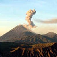 Abu Semeru Guyur Kota Malang