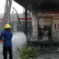 Api Sempat Muncul Lagi dari Tangki Bawah Tanah