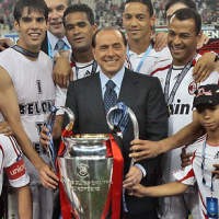 Ancam Boikot, Milanisti Minta Berlusconi Mundur