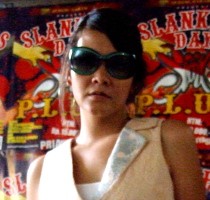 Suara Dicaci, Melanie Subono Membela Diri