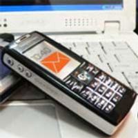 Perang Telepon Ancam Orang Terkaya di Dunia