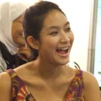 Happy Salma yang Natural