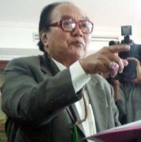 Mbah Tardjo, Tambah Sehat dengan Merokok