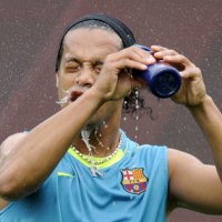 Barca: Mau Beli Dinho? Tak Ada Diskon!