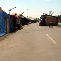 Eks Jalan Tol Dipenuhi Rumah Korban Lumpur Lapindo