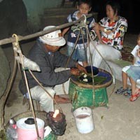 Ketan Hitam Pacet Beri Kehangatan