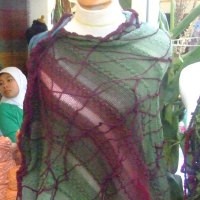 Merajut Limbah Jadi Rajutan