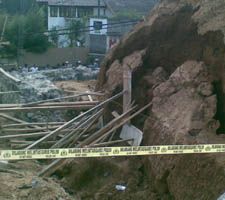 Timbunan Tanah Merenggut Nyawa