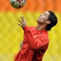 Ronaldo Jalani Operasi di Amsterdam