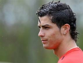 Calderon: Ronaldo Mungkin Bertahan di MU