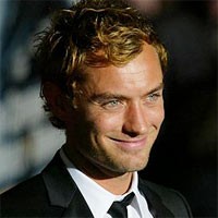 Jude Law Kencani Model 20 Tahun
