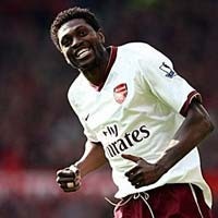 Milan Belum Lepas Drogba dan Adebayor