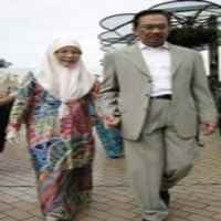 Anwar Laporkan Saiful ke Pengadilan Islam