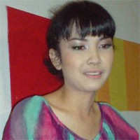 Dinda Kanyadewi Sibuk Cukur Bulu